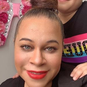 Meet your Posher, Stacy